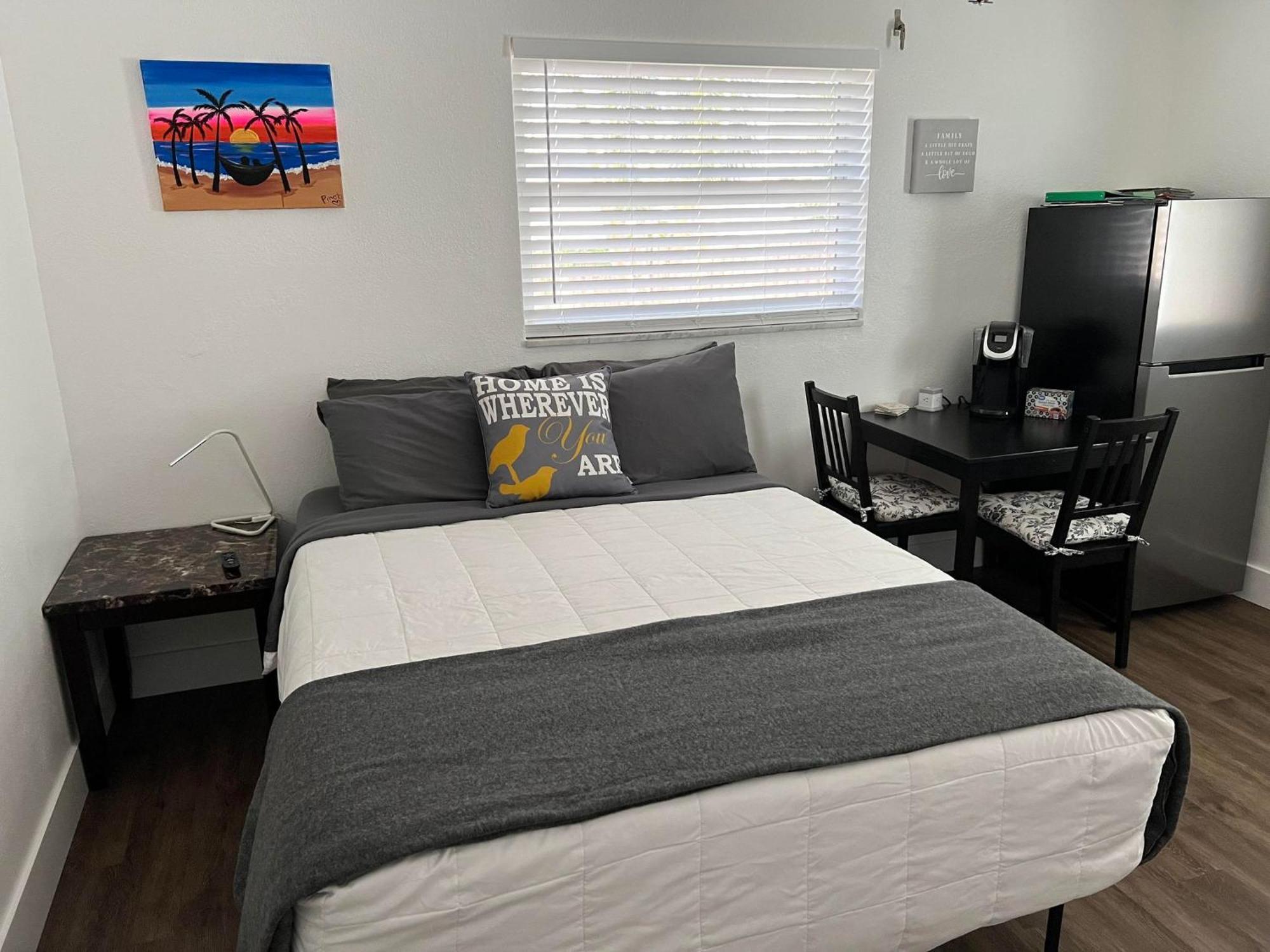 Cozy Private Studio W/Own Yard - 3Mi From Beach Seminole Eksteriør bilde