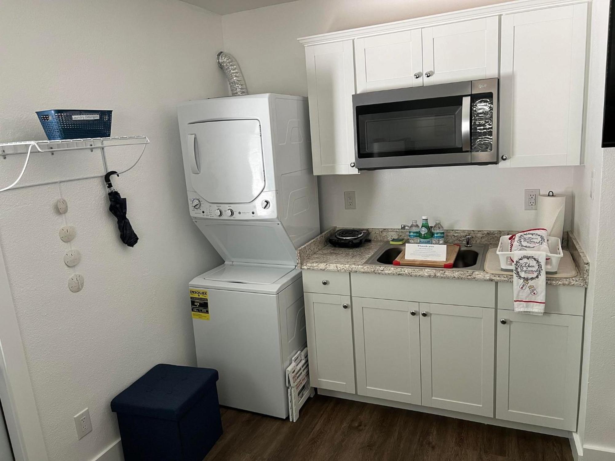 Cozy Private Studio W/Own Yard - 3Mi From Beach Seminole Eksteriør bilde